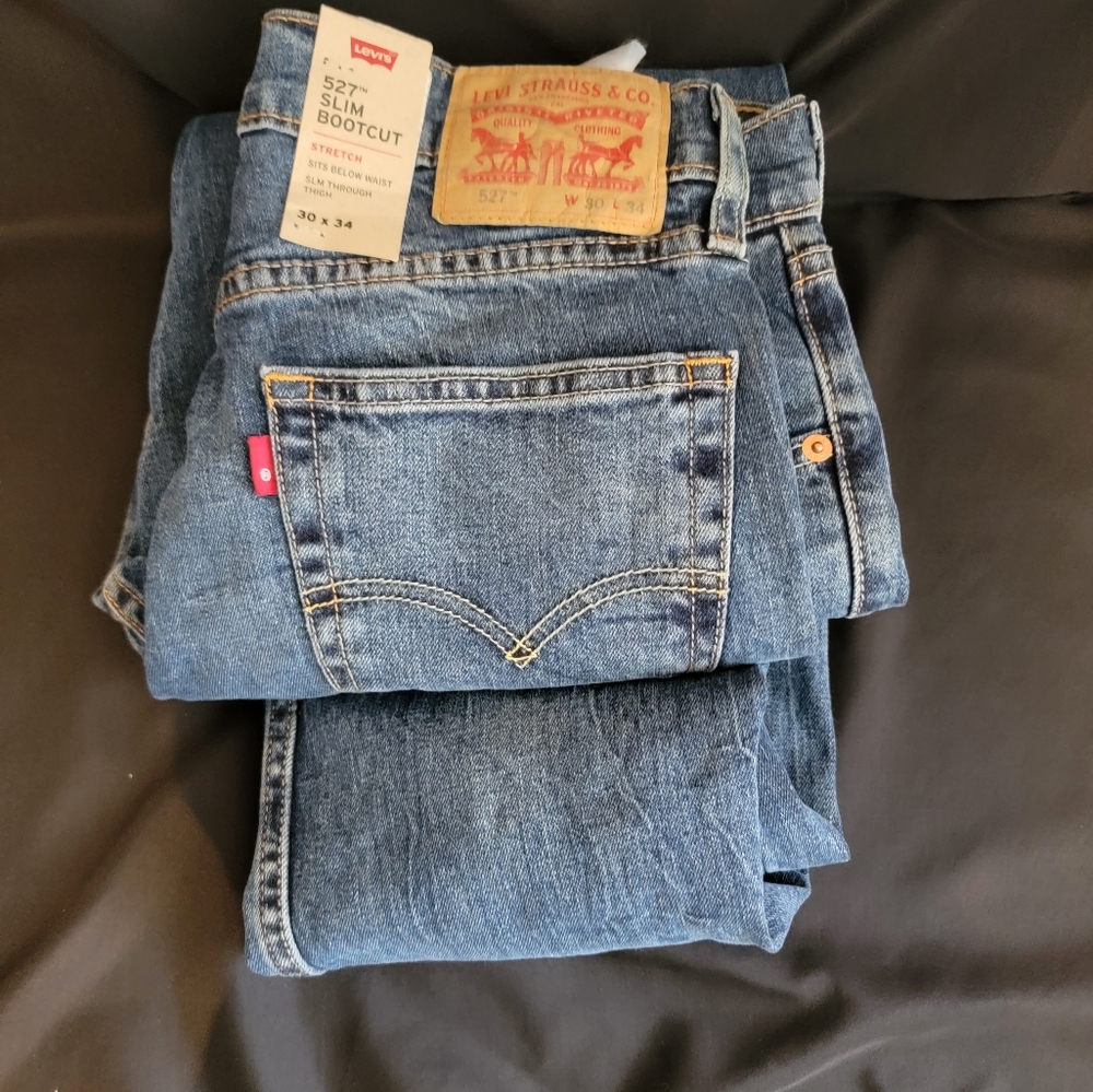 Mens levis 527